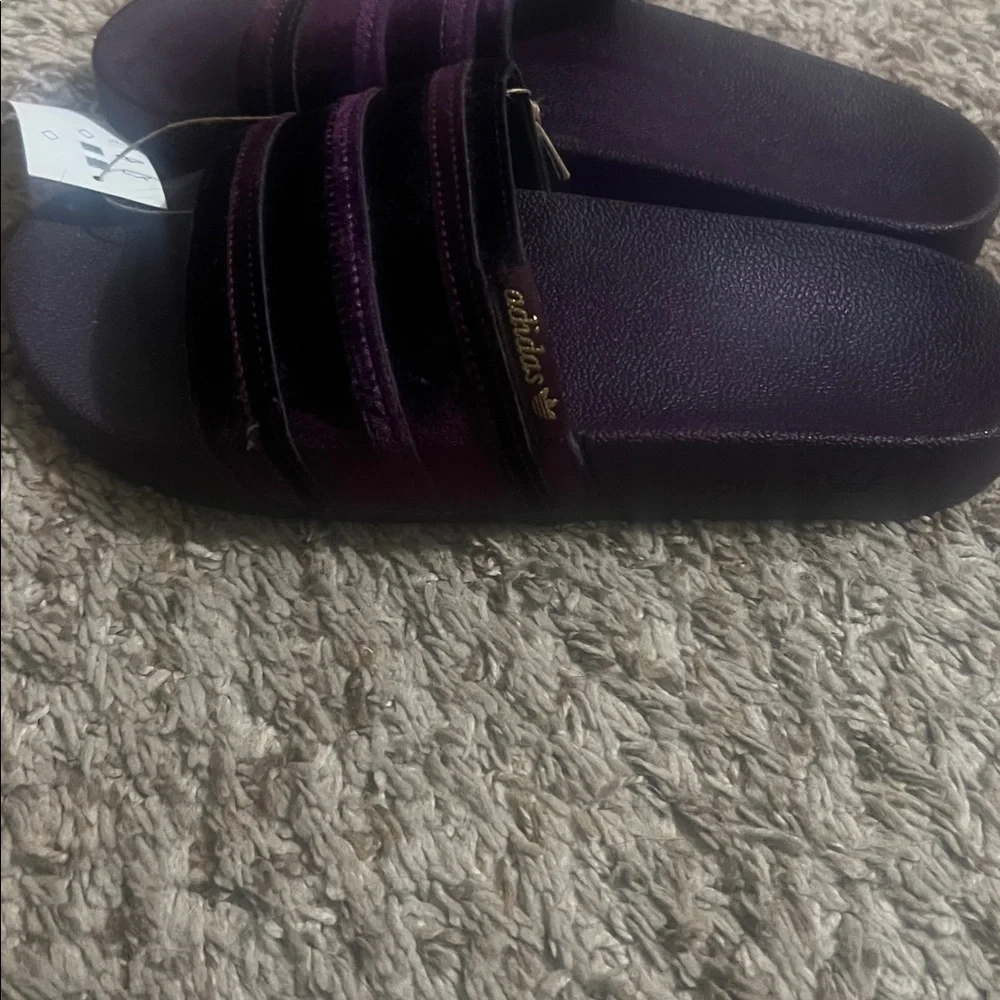 Adidas purple velvet slides - Picture 2 of 4
